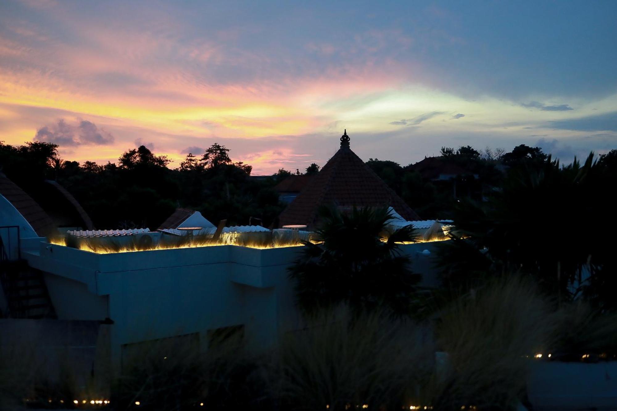 Хостел Kaya Uluwatu Экстерьер фото